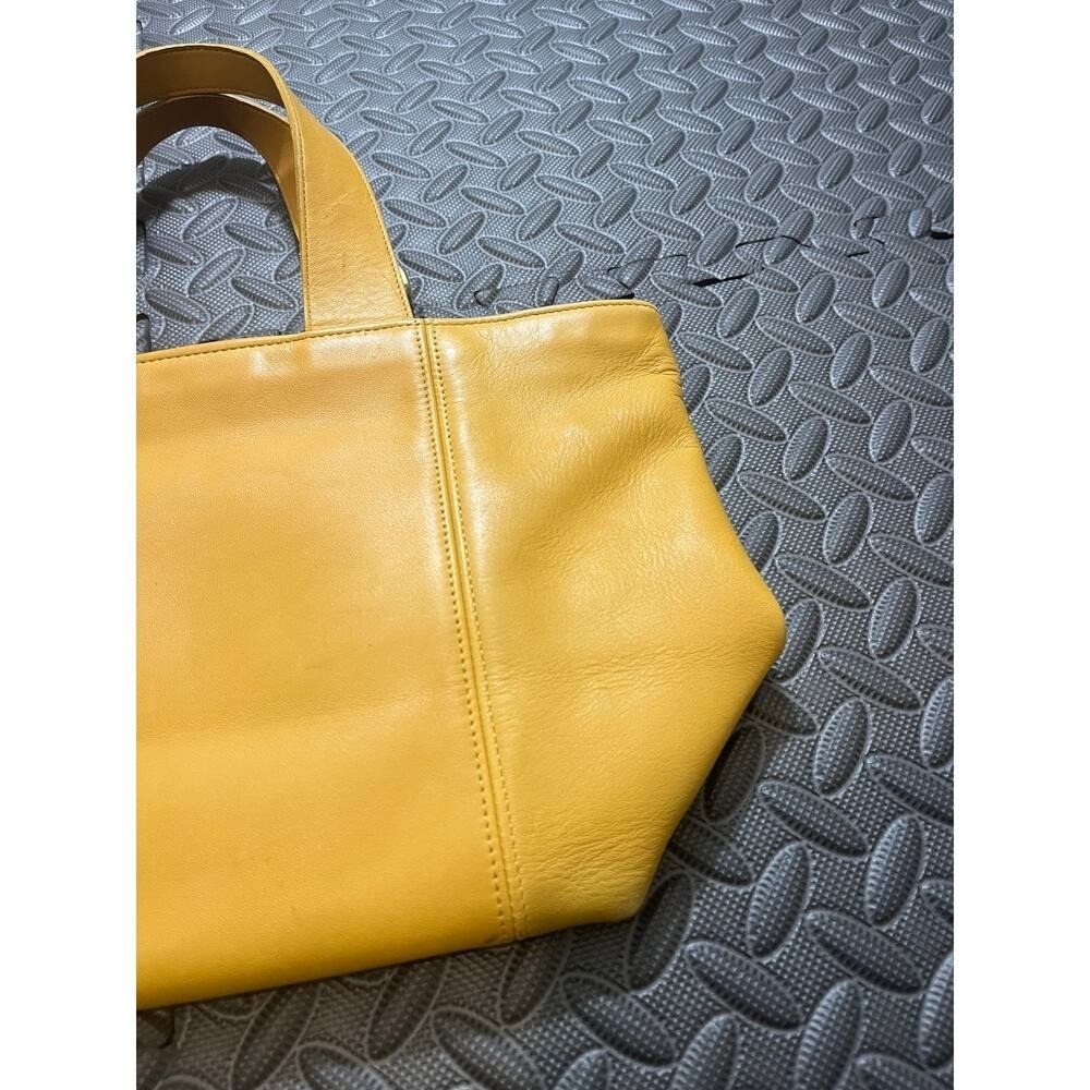 Vintage Coach SOHO Waverly Buckle Bag Leather 4133 Yellow Chamois Hand Bag - Picture 3 of 14